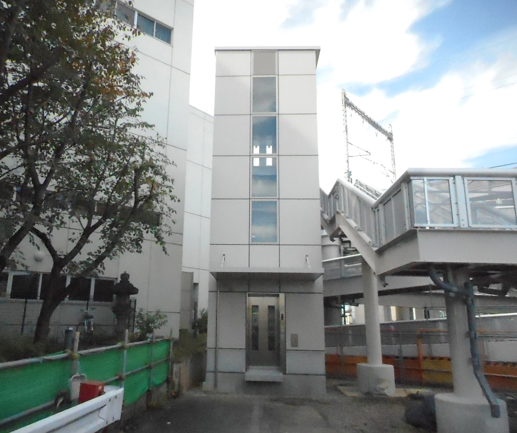 街路築造工事のうちこ線人道橋エレベーター設置工事（4二-補26豊町）