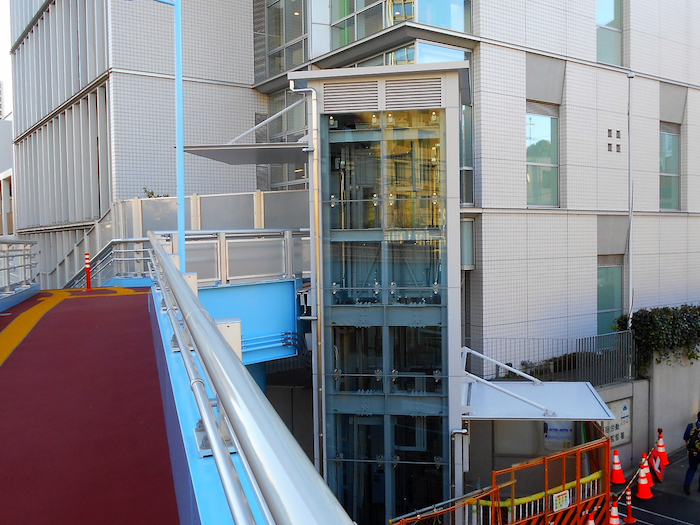 街路築造工事のうちエレベーター棟建設工事（30三-補74）